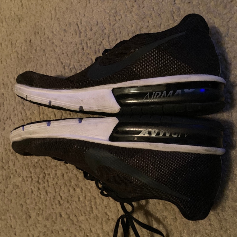 Black Nike Airmax